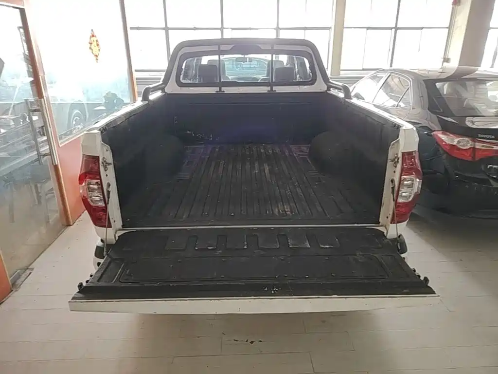Maxus Maxus T70 2022 2021 2.0T Diesel Automatic 2WD Progressive Long Box High Chassis
