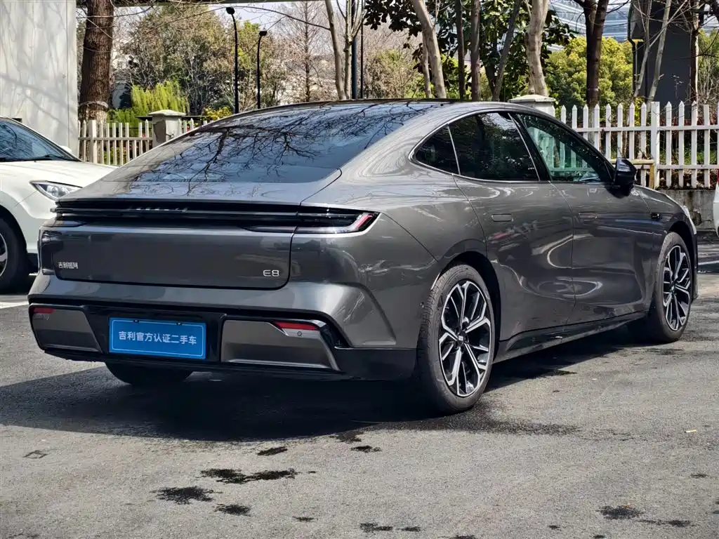 GEELY GALAXY GALAXY E8