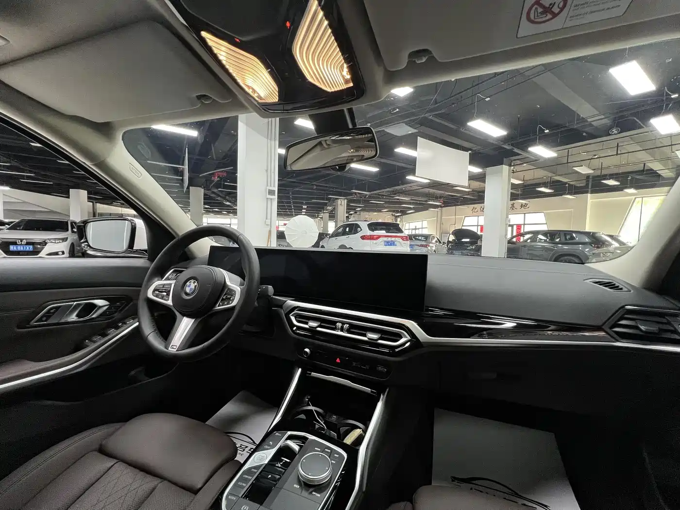 BMW 3 Series 2023 320Li M Sport Package фото 18