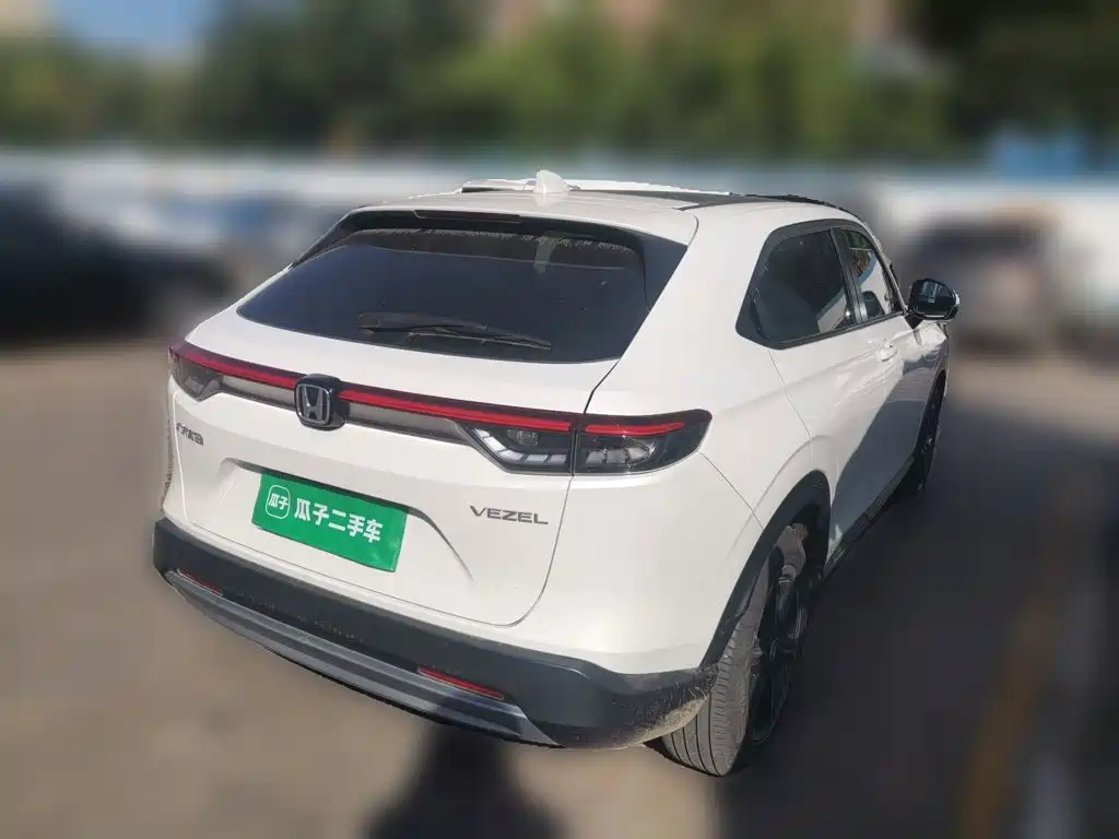 Фото 4 - Honda Vezel