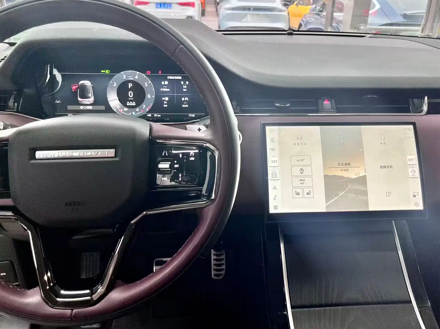 Land Rover Range Rover Evoque 2024 Range Rover Evoque L 249PS Light Master Edition фото 11