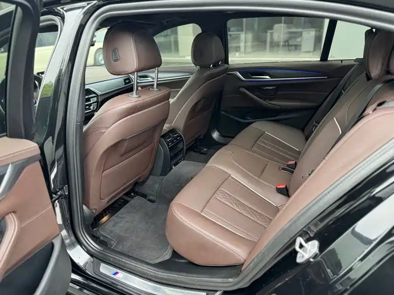 BMW 5 Series 2023 530Li Leading M Sport Package фото 7