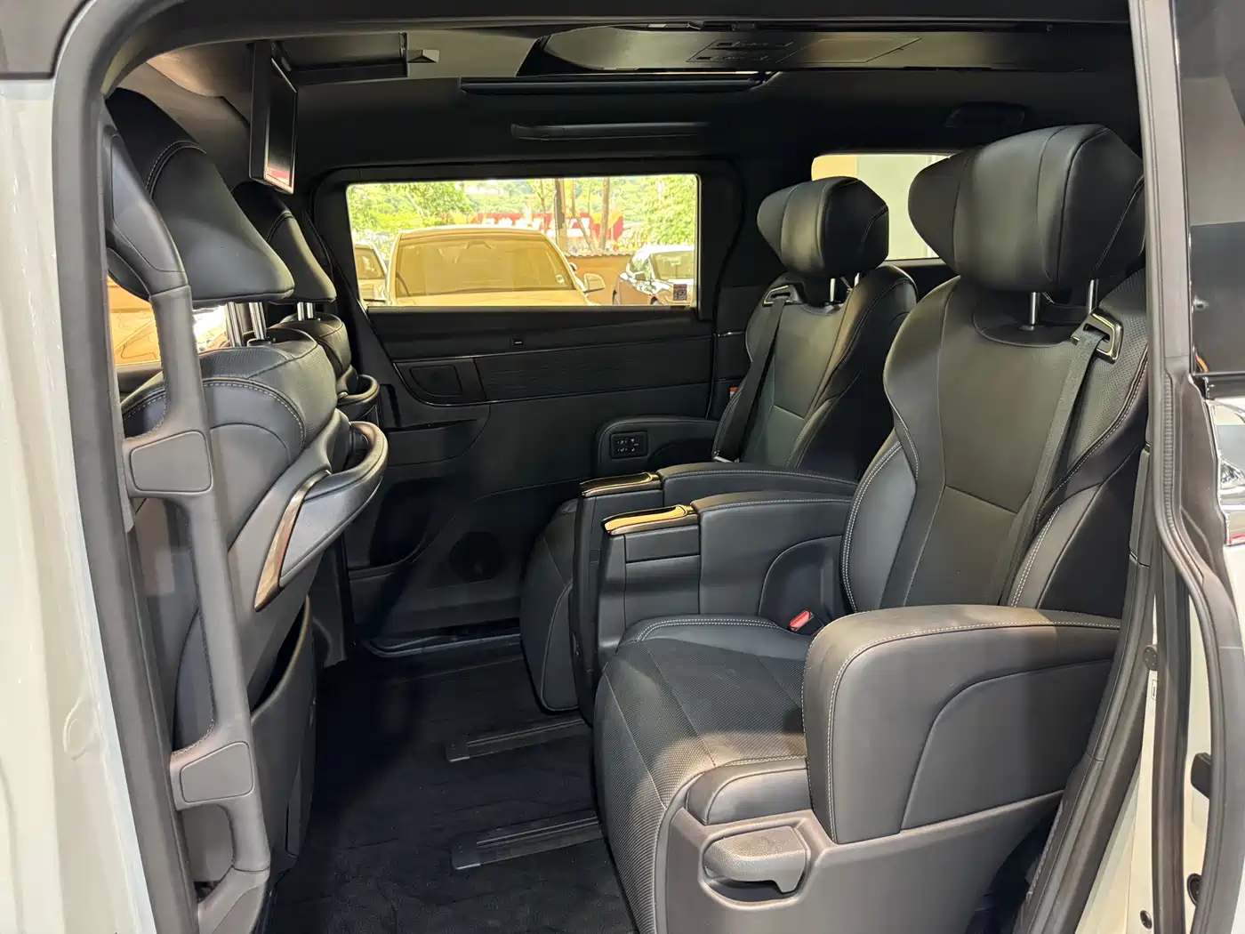 Toyota Alphard 2024 Hybrid 2.5L Prestige Edition фото 10