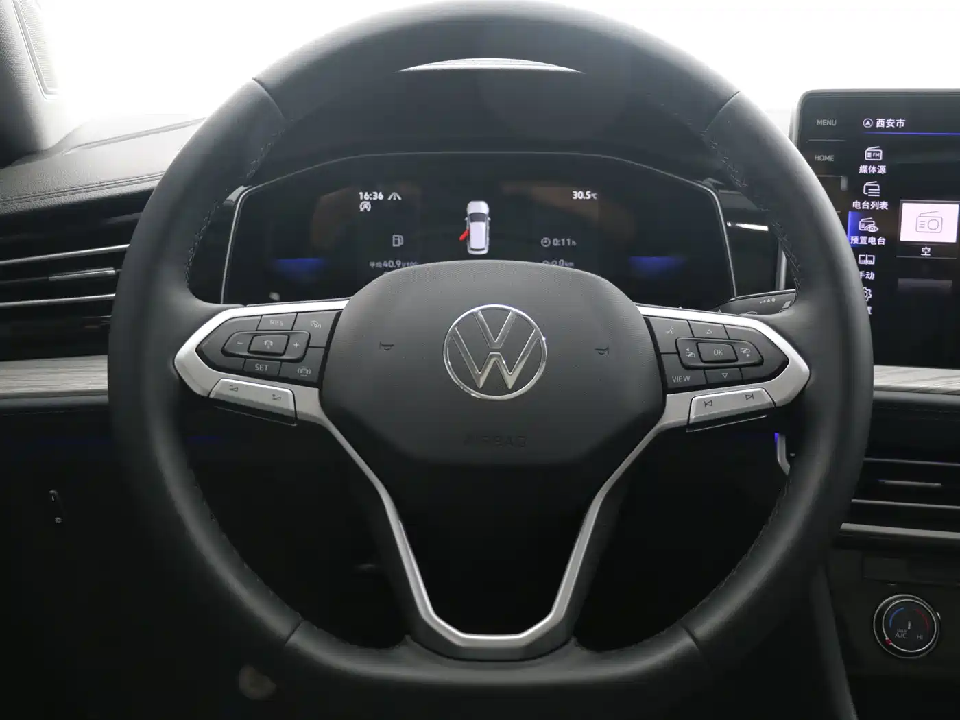 Volkswagen Sagitar 2026 2026 Model 30 Million Special Selection 300TSI DSG Surpass Edition