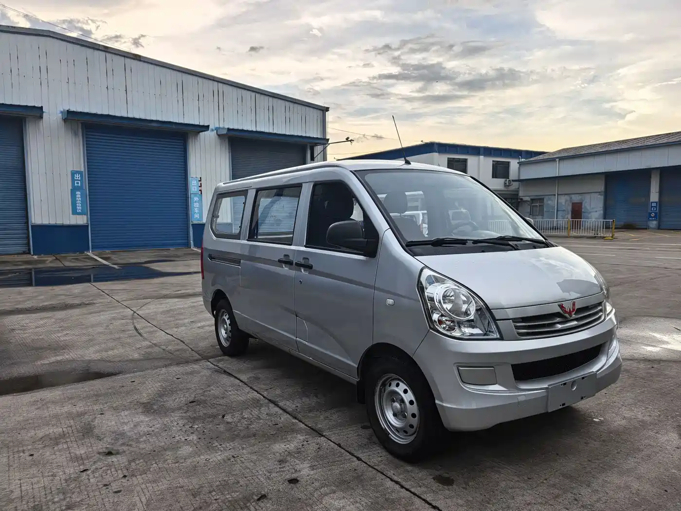 Wuling Motors Wuling Rongguang 2020 2020 1.2L S Basic Model China VI
