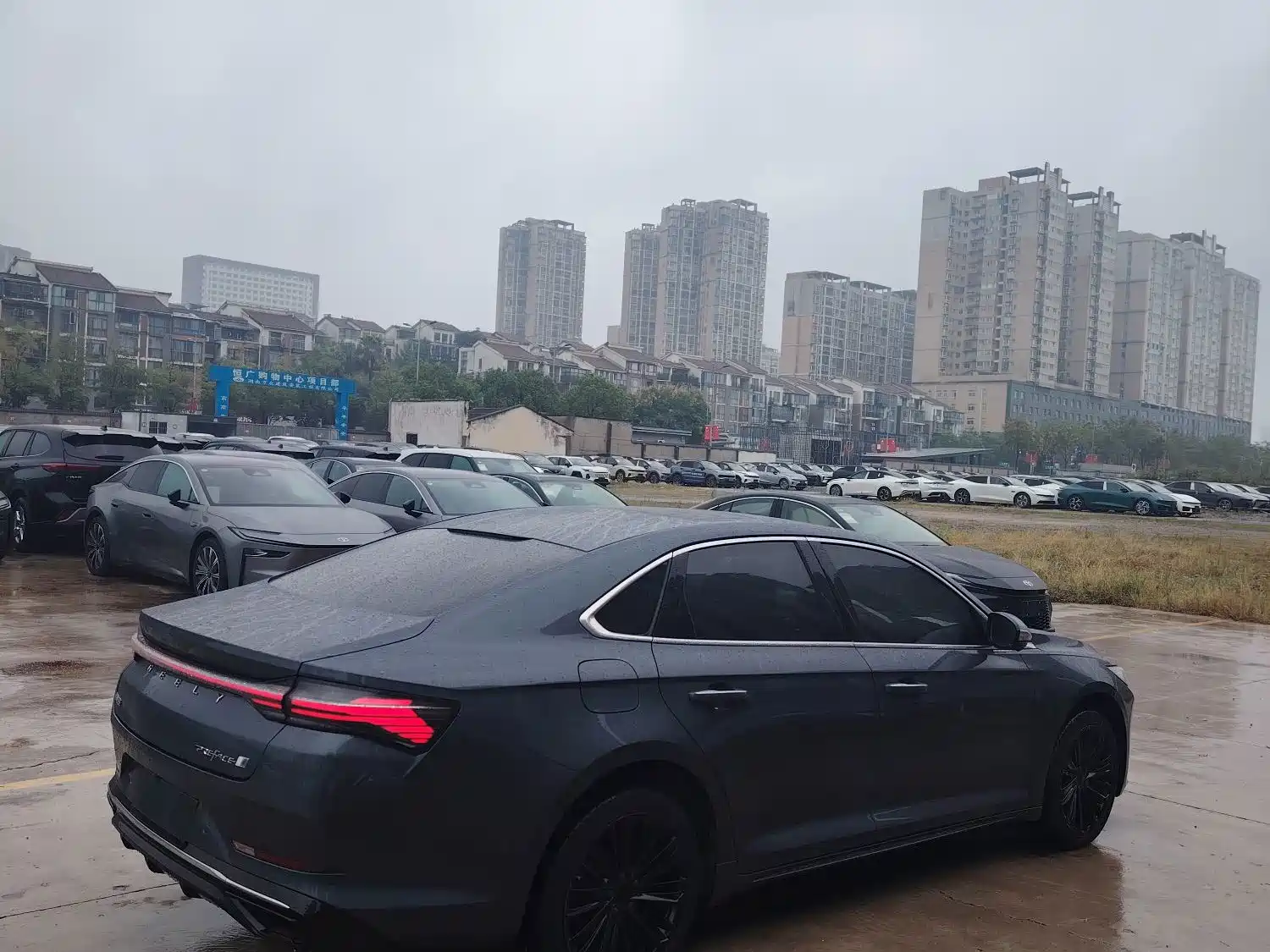 Фото 4 - Geely Preface
