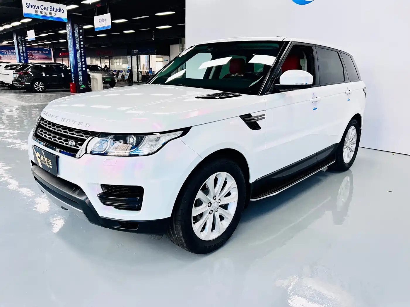 Land Rover Range Rover Sport 2016 Model 3.0 SC V6 SE