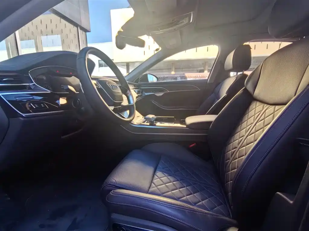 Audi A8 2024 Model A8L 50 TFSI quattro Premium Selection фото 8