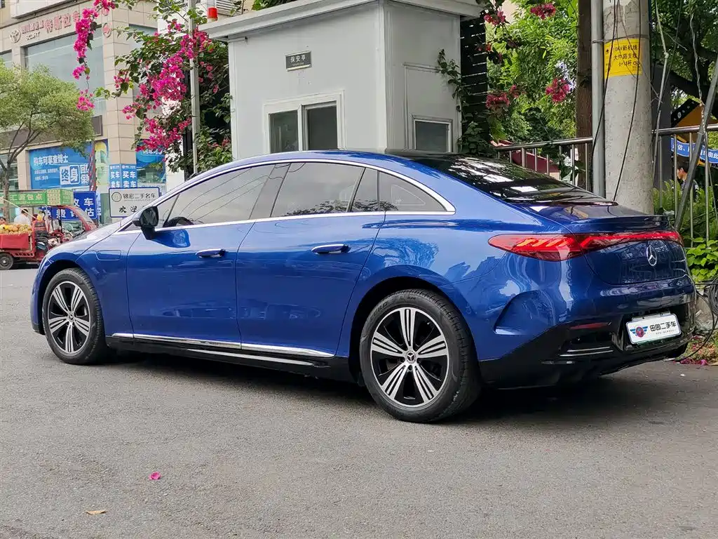 Mercedes-Benz EQE 2022 350 Luxury Edition фото 4