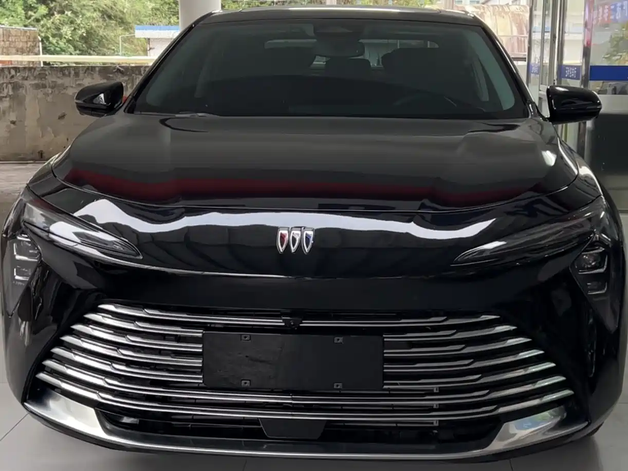 Buick LaCrosse 2025 Model 28T Platinum Edition