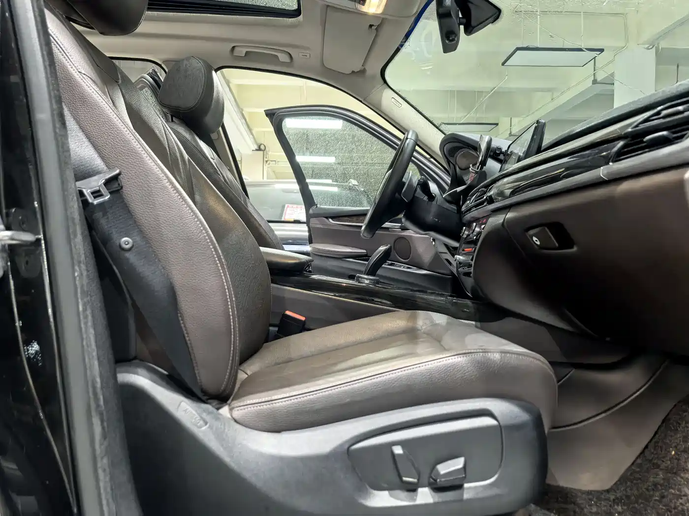BMW X5 (Import) 2015 Model xDrive35i China Limited Edition фото 13