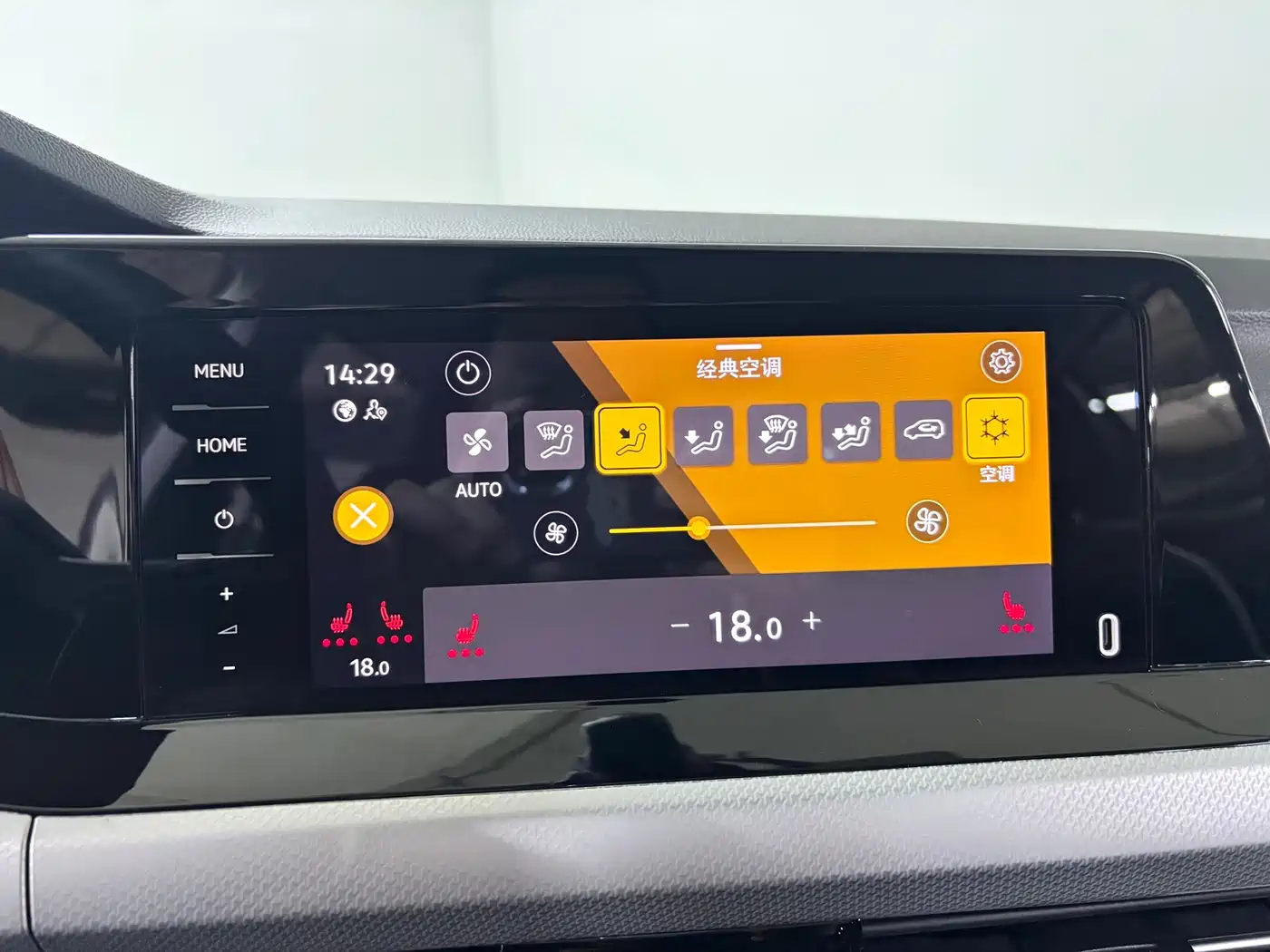 Volkswagen Golf 2023 280TSI DSG Pro 20th Anniversary Edition фото 18