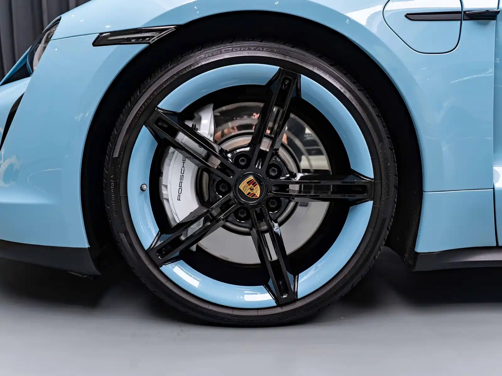 Фото 5 - Porsche Taycan