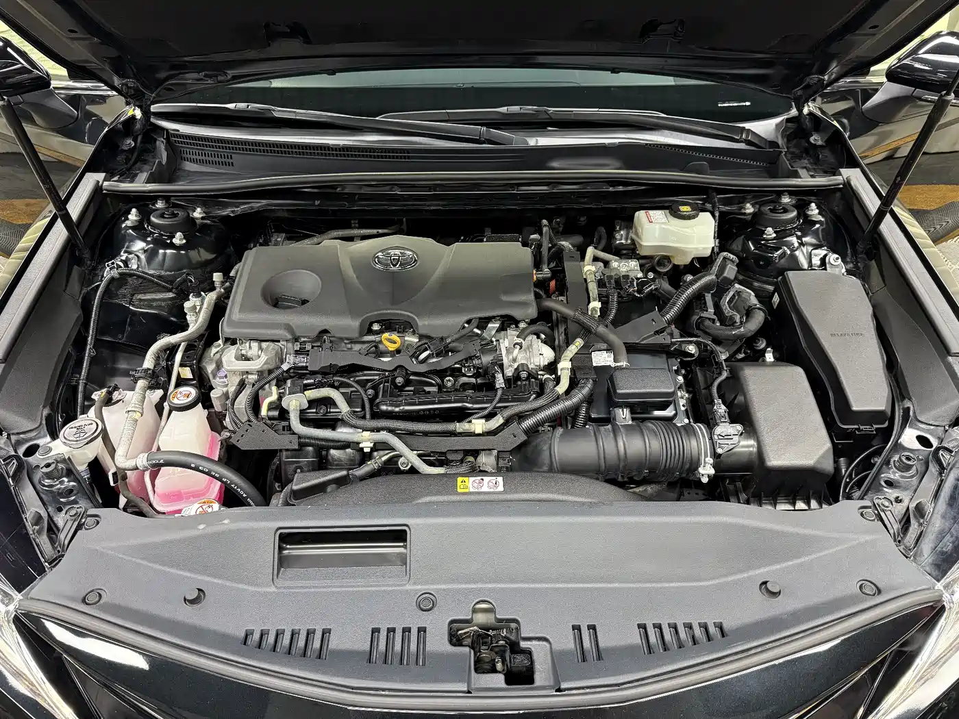 Toyota Camry 2021 Hybrid 2.5HGVP Leading Edition фото 15