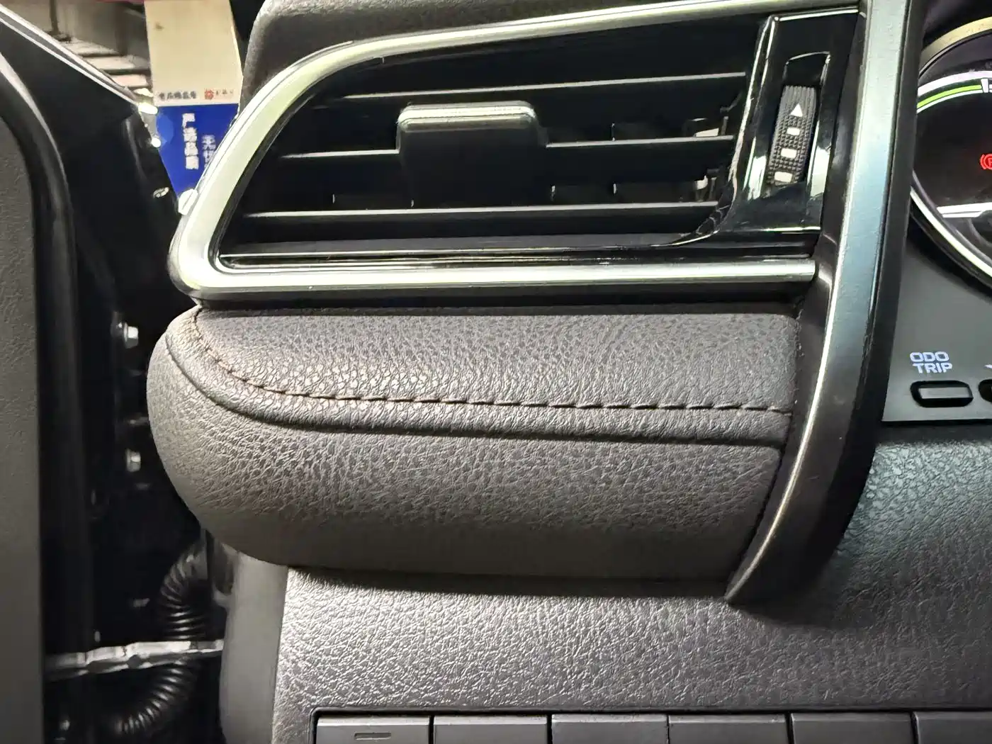 Toyota Camry 2021 Hybrid 2.5HGVP Leading Edition фото 18