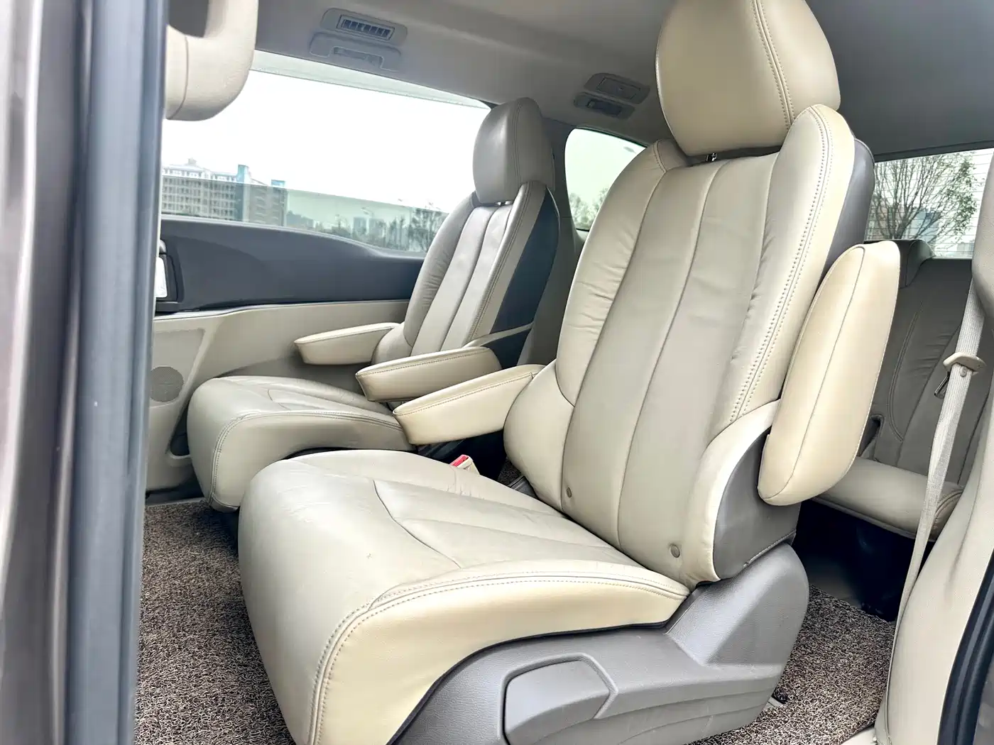 Buick GL8 2011 3.0L GT Luxury Business Elegance Edition фото 35