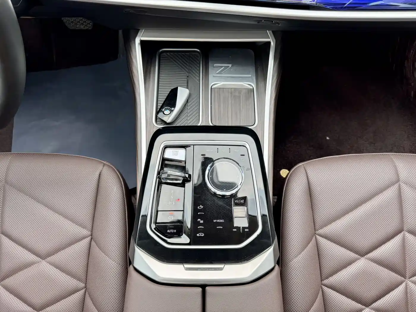 BMW 7 Series 2023 Model 735Li Luxury Package фото 14