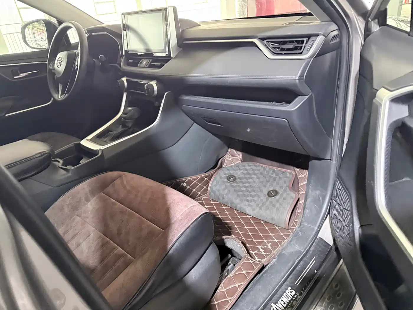 Toyota RAV4 Rongfang 2020 2.0L CVT 2WD Trend Edition фото 21