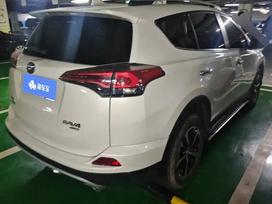 صورة 3 - Toyota RAV4 Rongfang