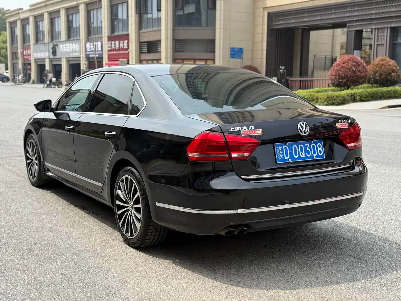 Volkswagen Passat 2015 1.8TSI DSG Prestige Edition фото 7