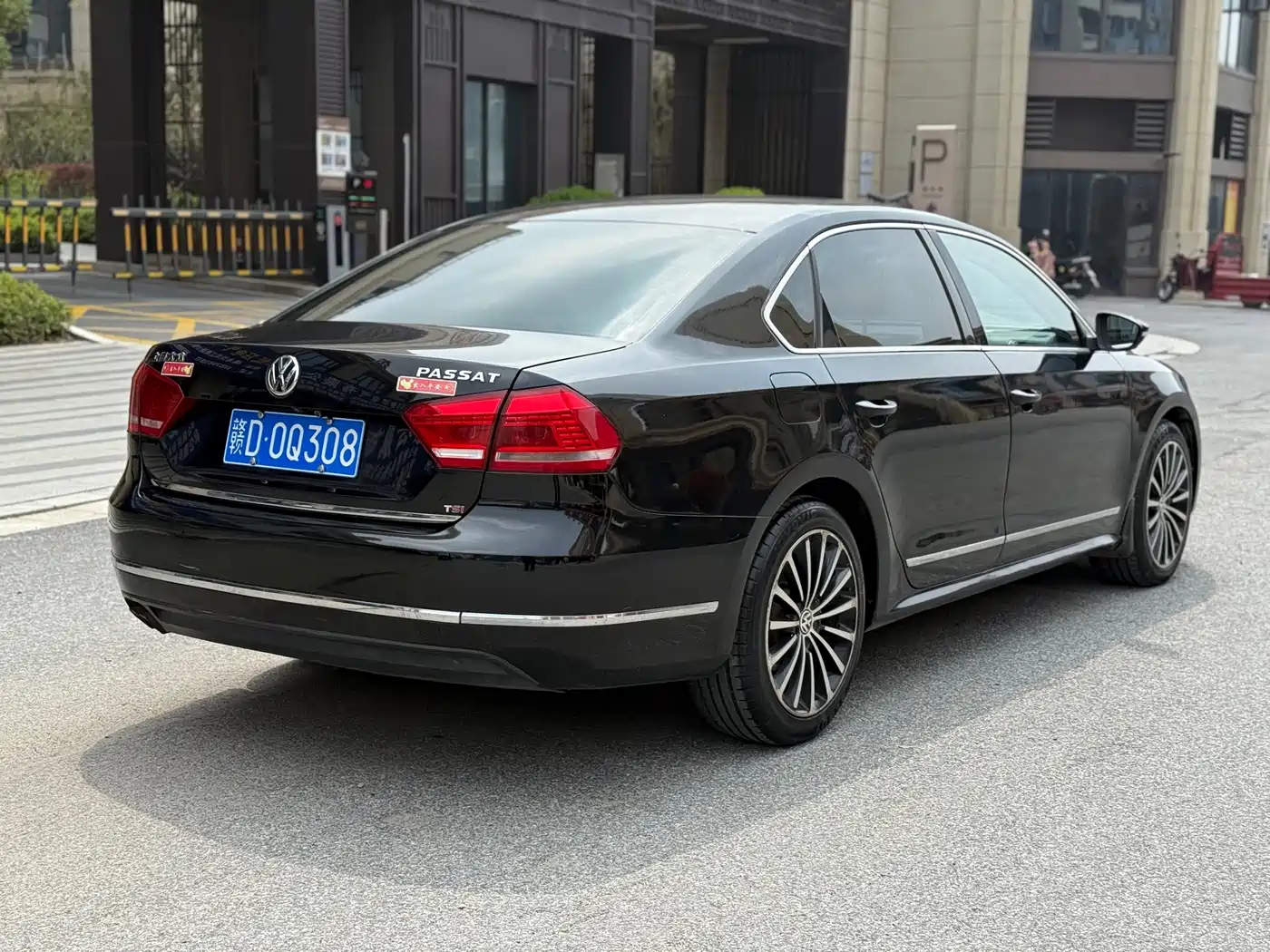 Volkswagen Passat 2015 1.8TSI DSG Prestige Edition фото 9