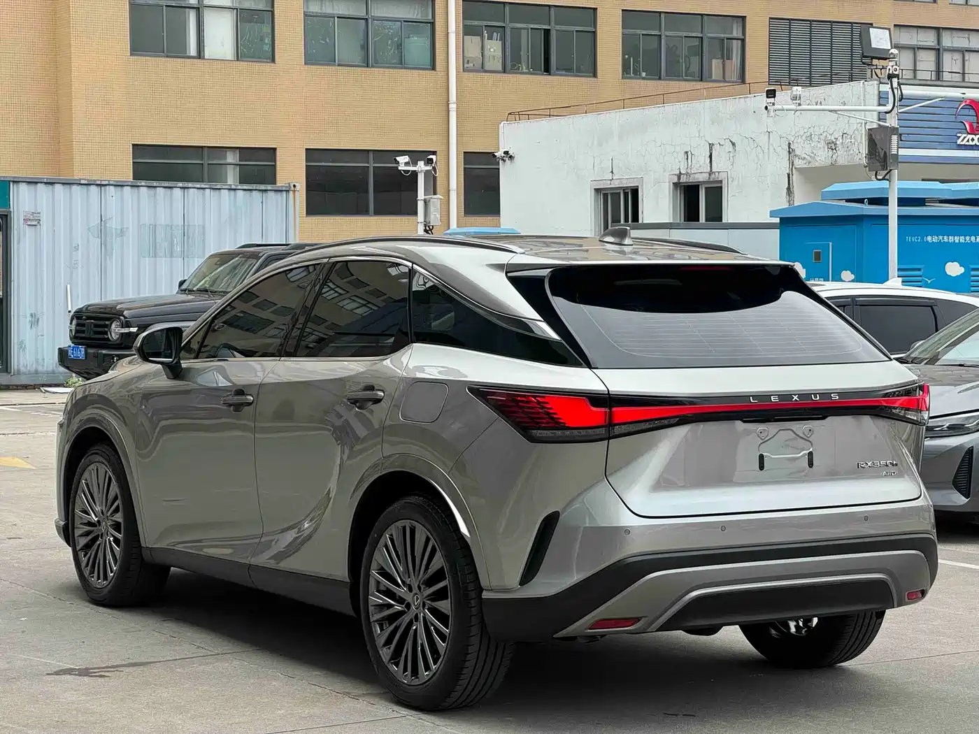 Lexus RX 2023 350h 4WD Pure Edition фото 8