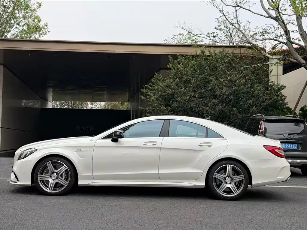Mercedes-Benz CLS AMG 2015 AMG CLS 63 4MATIC фото 21