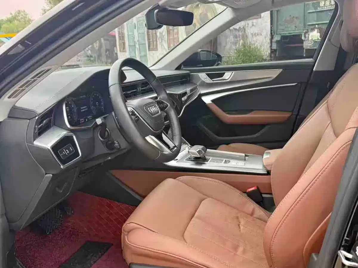 Фото 4 - Audi A6L