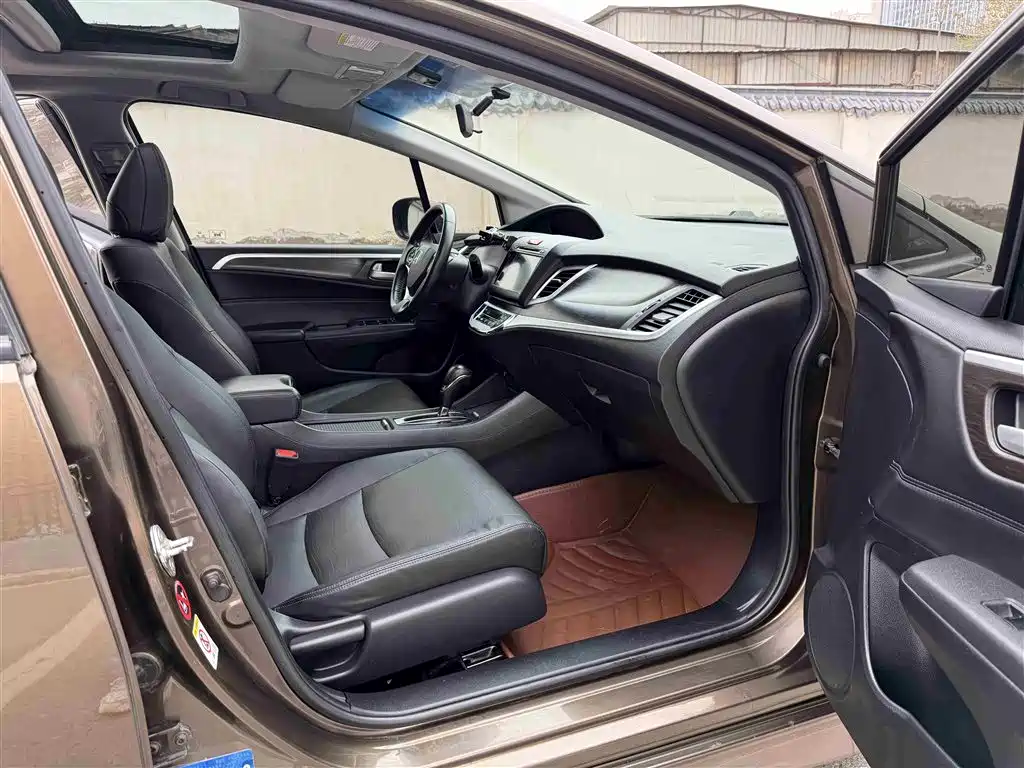 Honda Jade 2015 2014 1.8L CVT Luxury Premium 5-seater