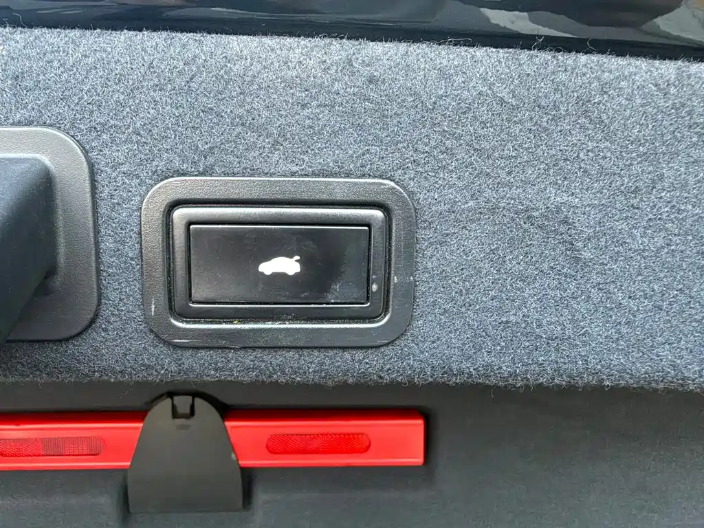 Фото 16 - Audi A6L
