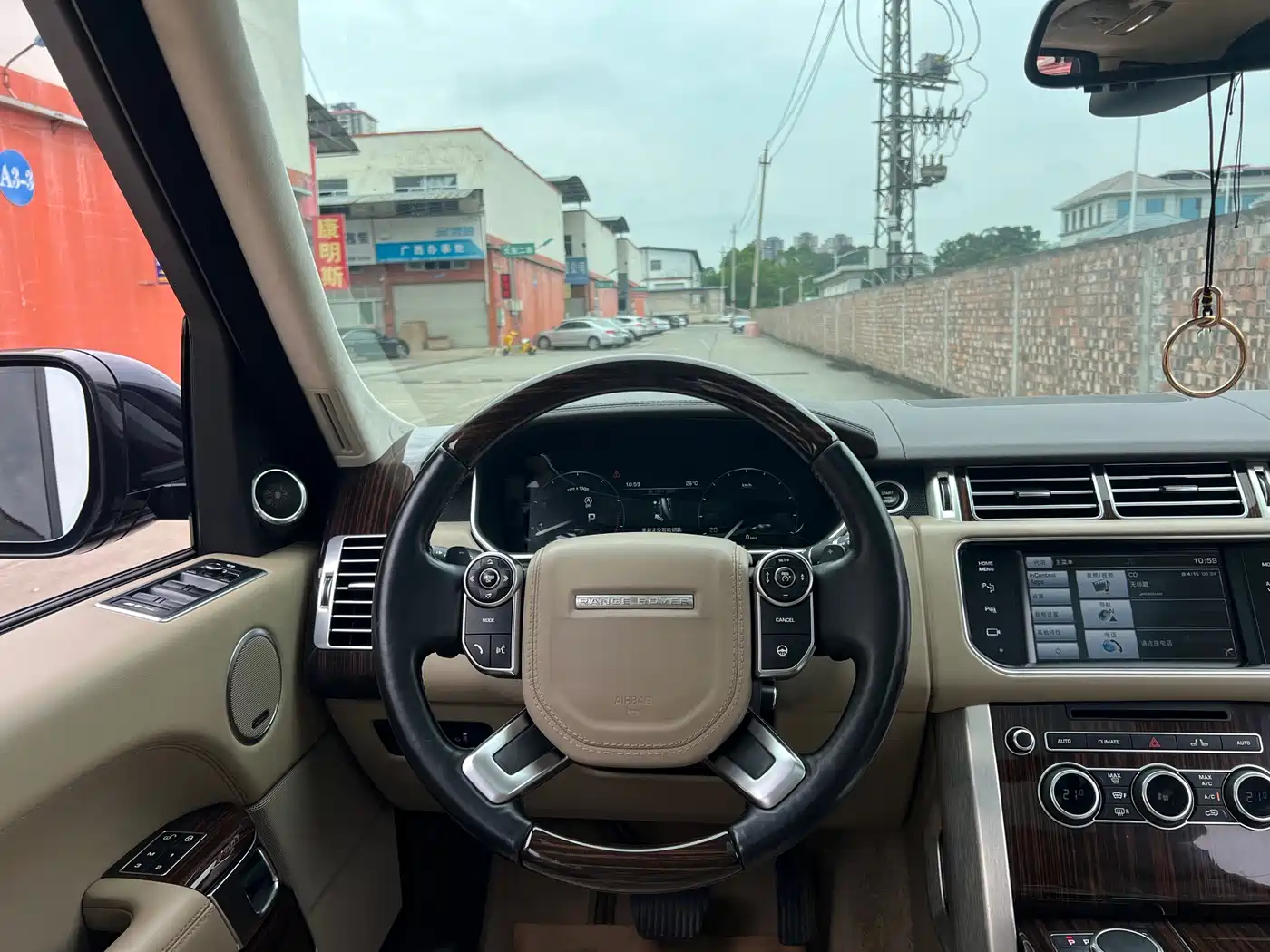 Land Rover Range Rover 2015 3.0 TDV6 Vogue фото 16