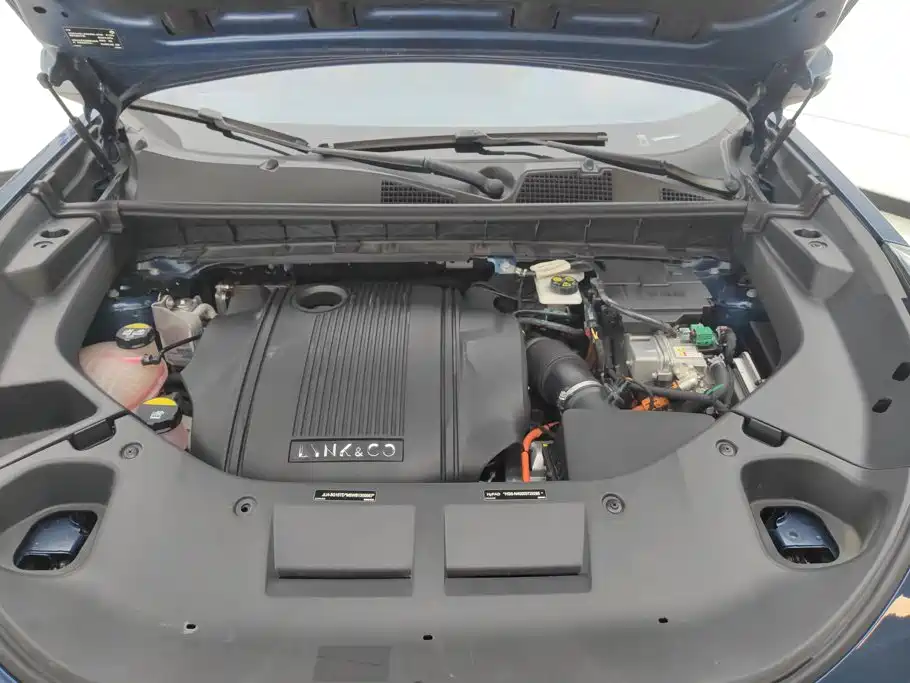 Lynk & Co 01 EM-P 2023 2022 1.5TD PHEV Plus