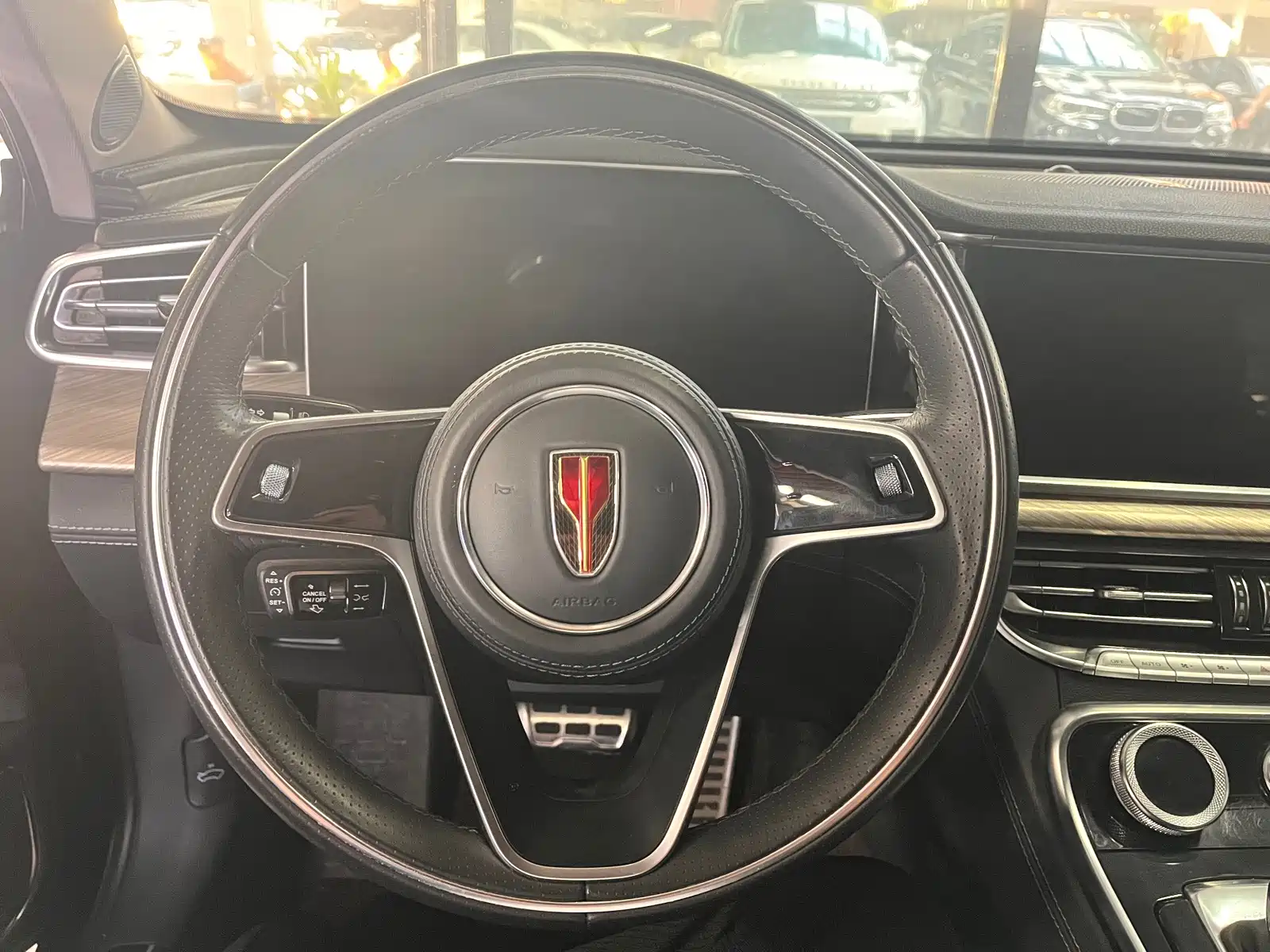 Фото 5 - Hongqi H9