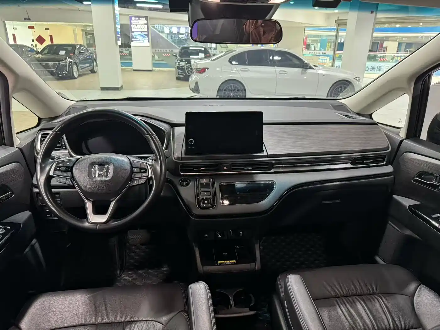 Honda Elysion 2024 2.0L e:HEV Luxury Edition фото 6