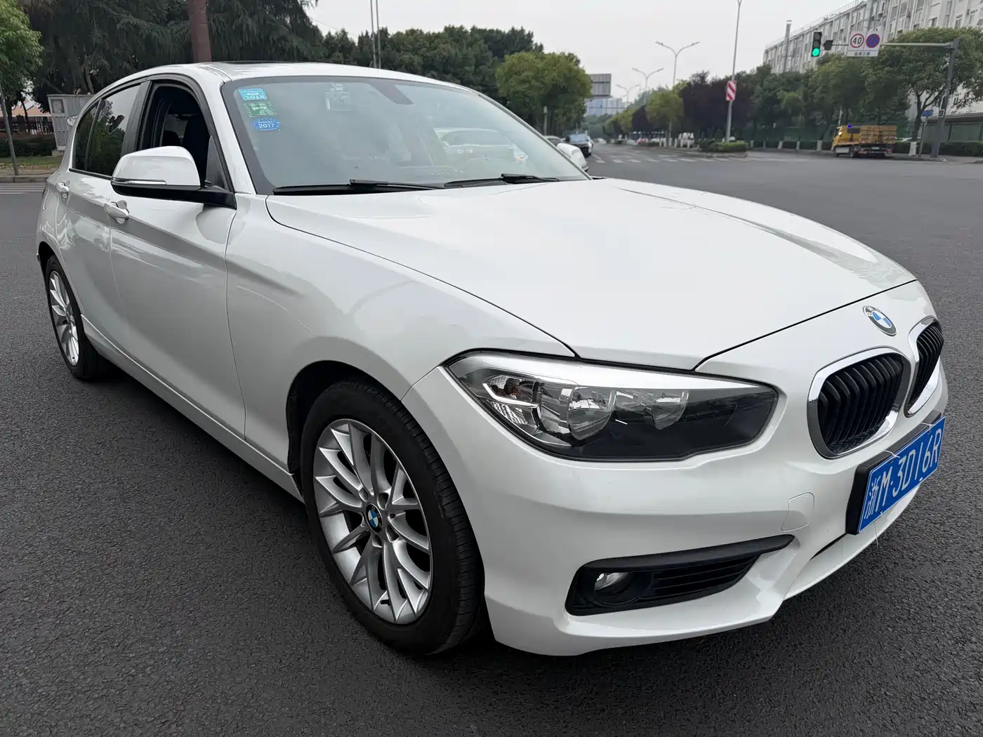 BMW 1 Series (Import) 2016 120i Leading Model фото 3