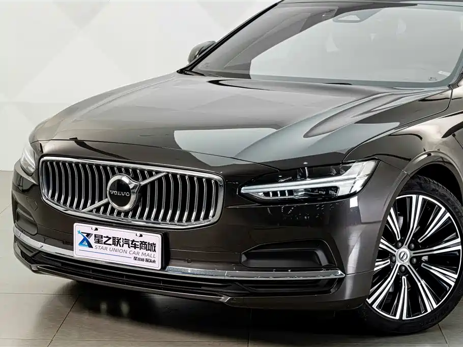 Photo 2 - Volvo S90