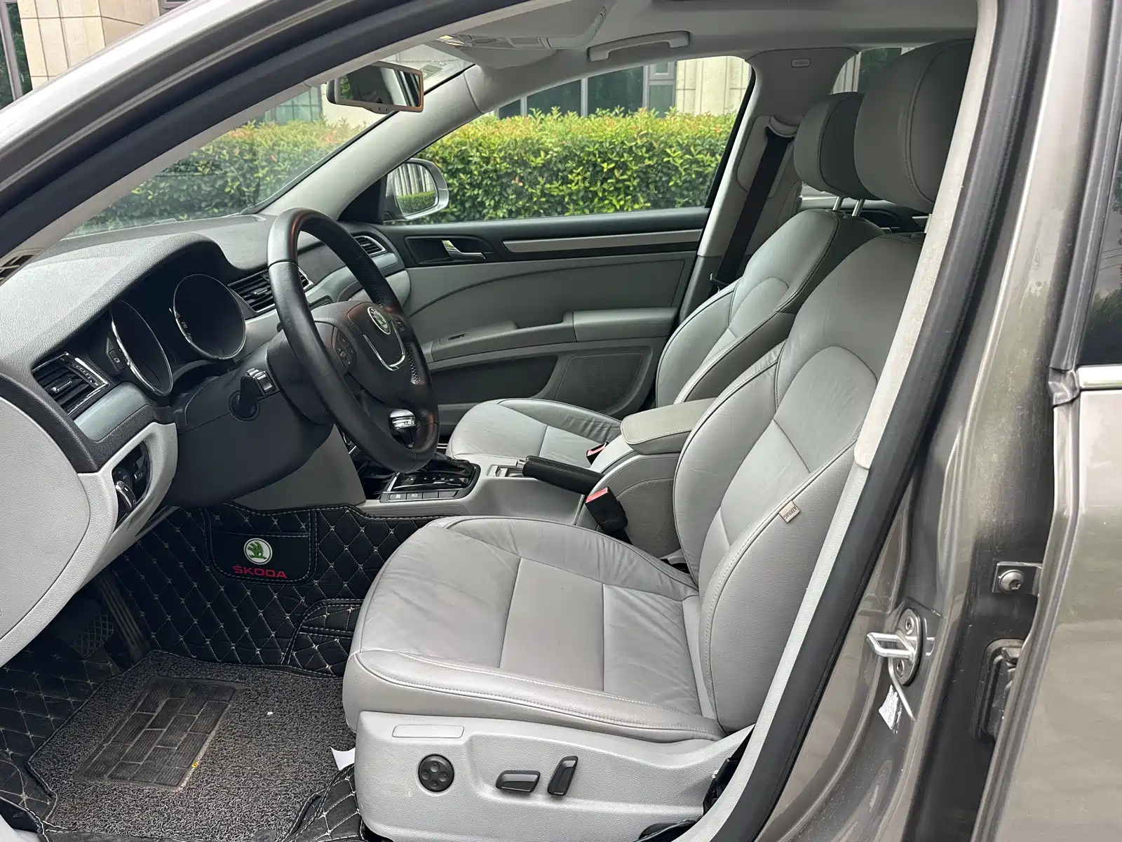 Photo 4 - Škoda Superb