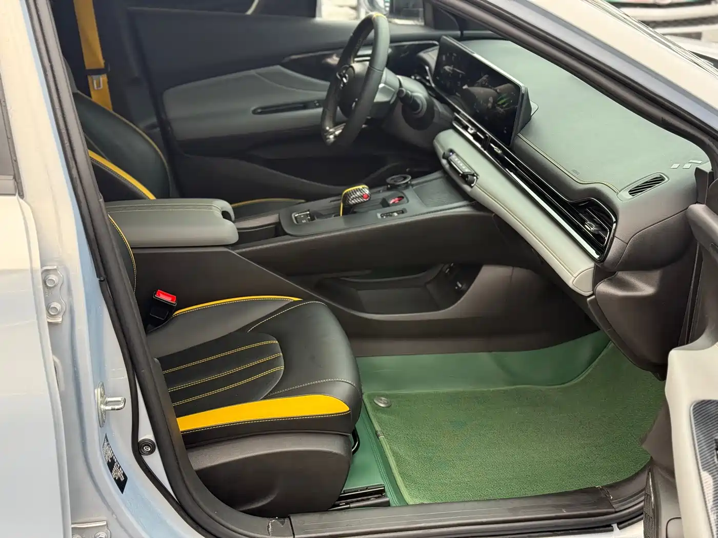 GAC Trumpchi Trumpchi Emkoo 2023 Shadow Leopard H Smart Hybrid фото 17