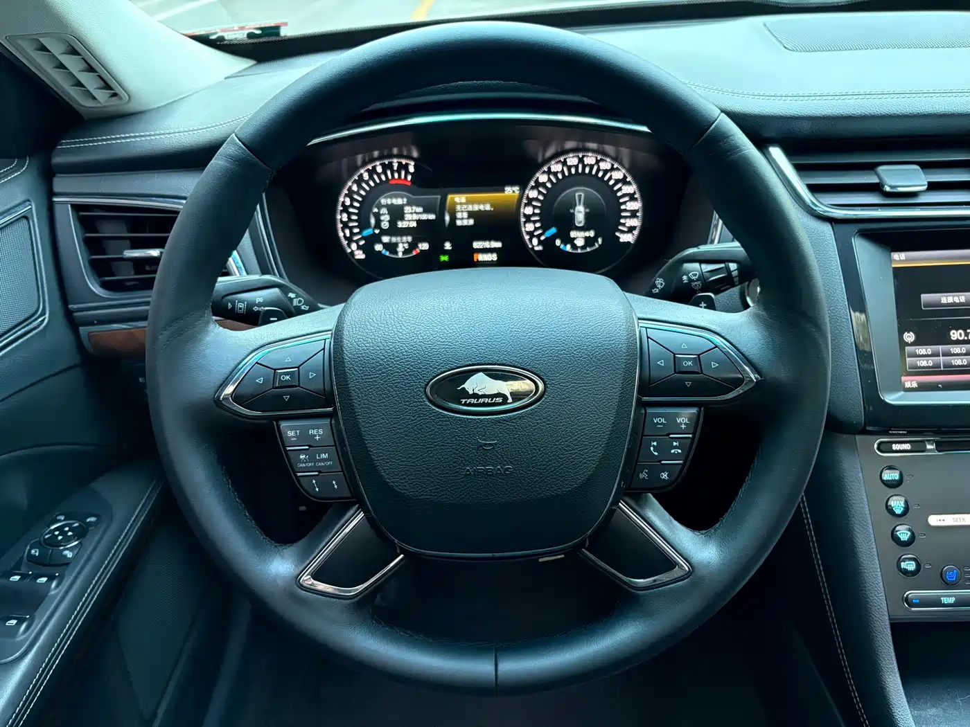 Ford Taurus 2017 EcoBoost 325 V6 Flagship фото 8