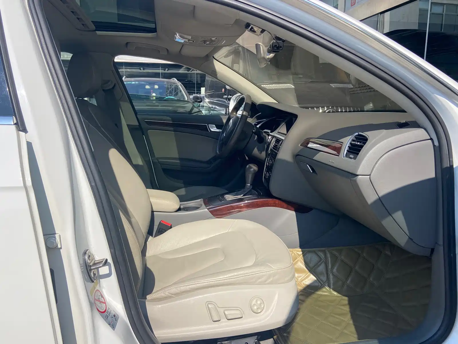 Photo 15 - Audi A4L