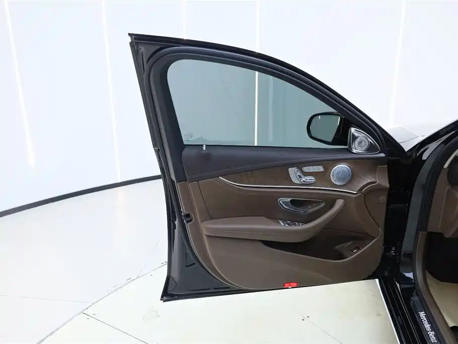 Mercedes-Benz E-Class 2022 Model Facelift III E 300 L Fashion фото 16
