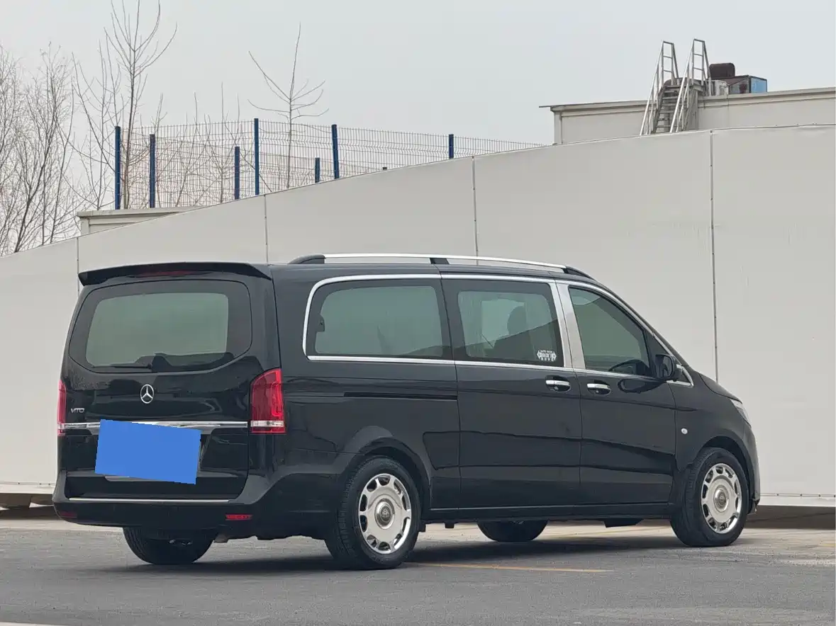 Mercedes-Benz Vito 2021 2.0T Business Edition 7-seater фото 4
