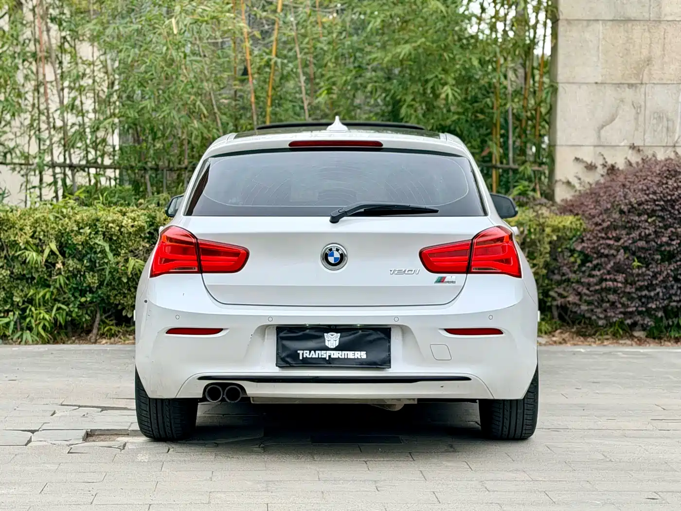 BMW 1 Series (Import) 2016 120i Sport Design Package фото 4