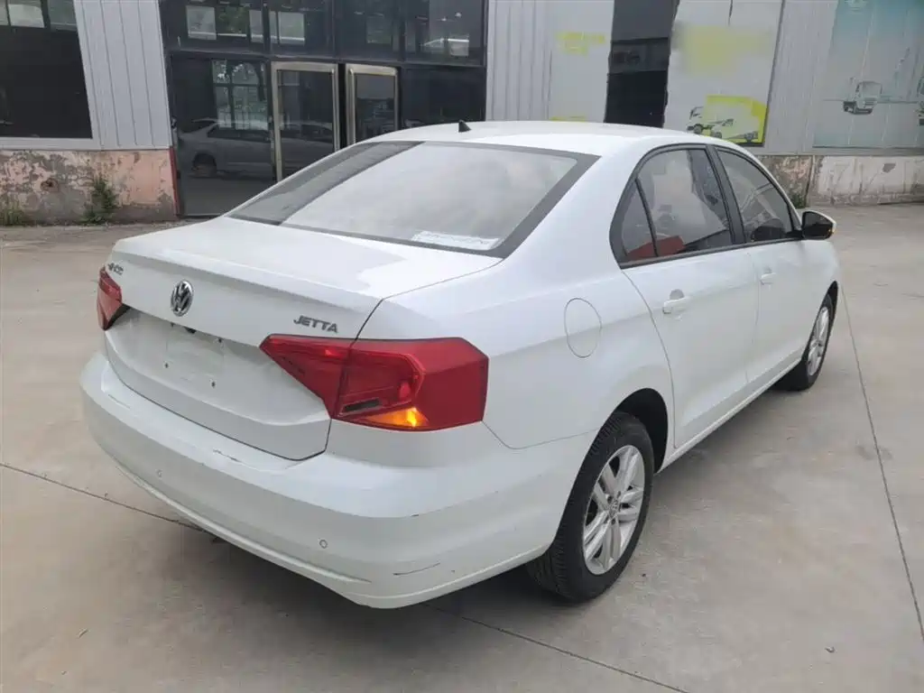 Volkswagen Jetta 2019 Dream Edition 1.4L Manual Fashion фото 5