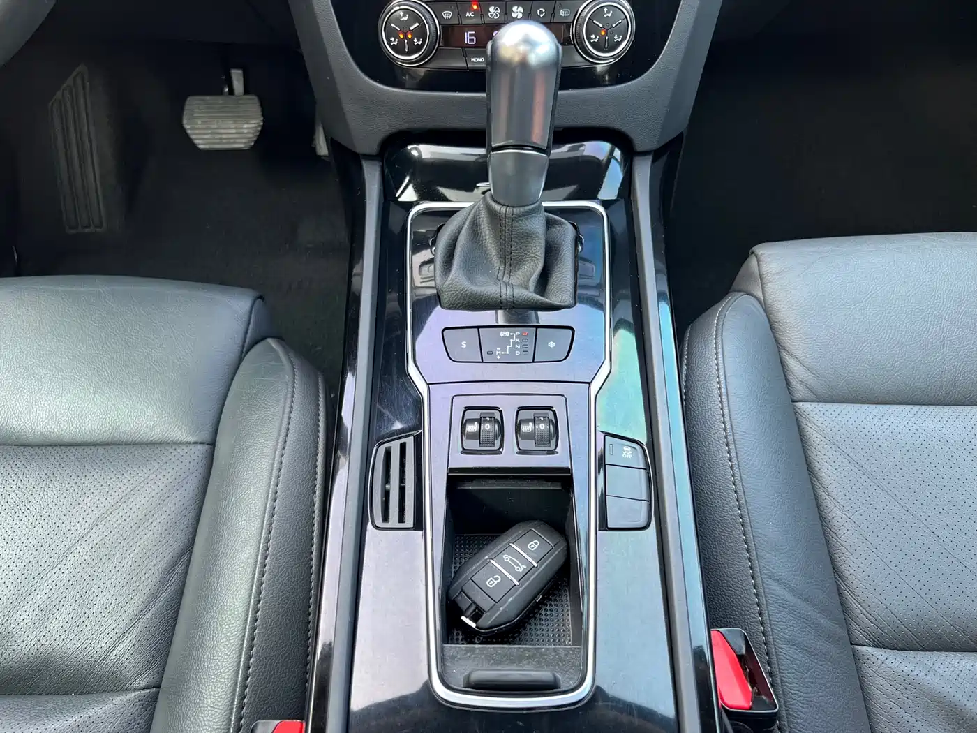 Peugeot 508 2016 1.6THP Automatic Smart Edition фото 16