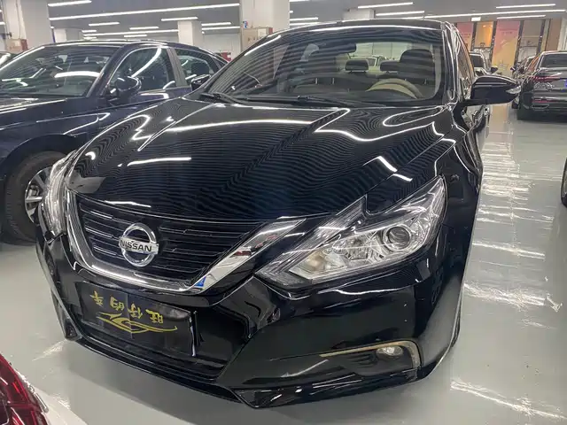 NISSAN TEANA