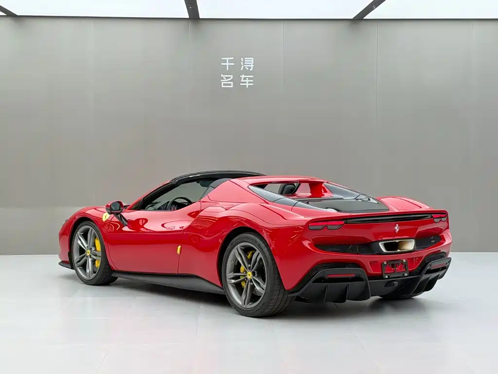 Фото 14 - Ferrari 296