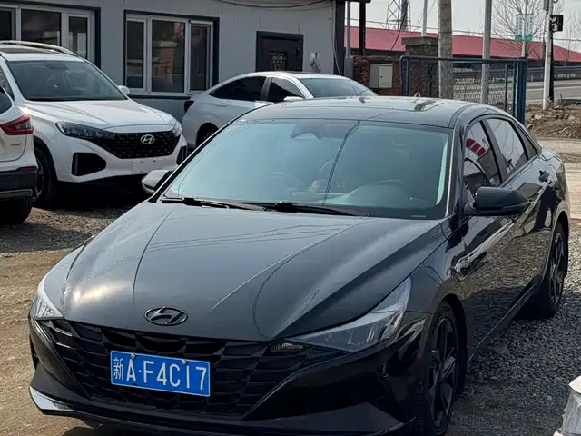 Hyundai Elantra 2022 1.5L CVT LUX Premium Edition