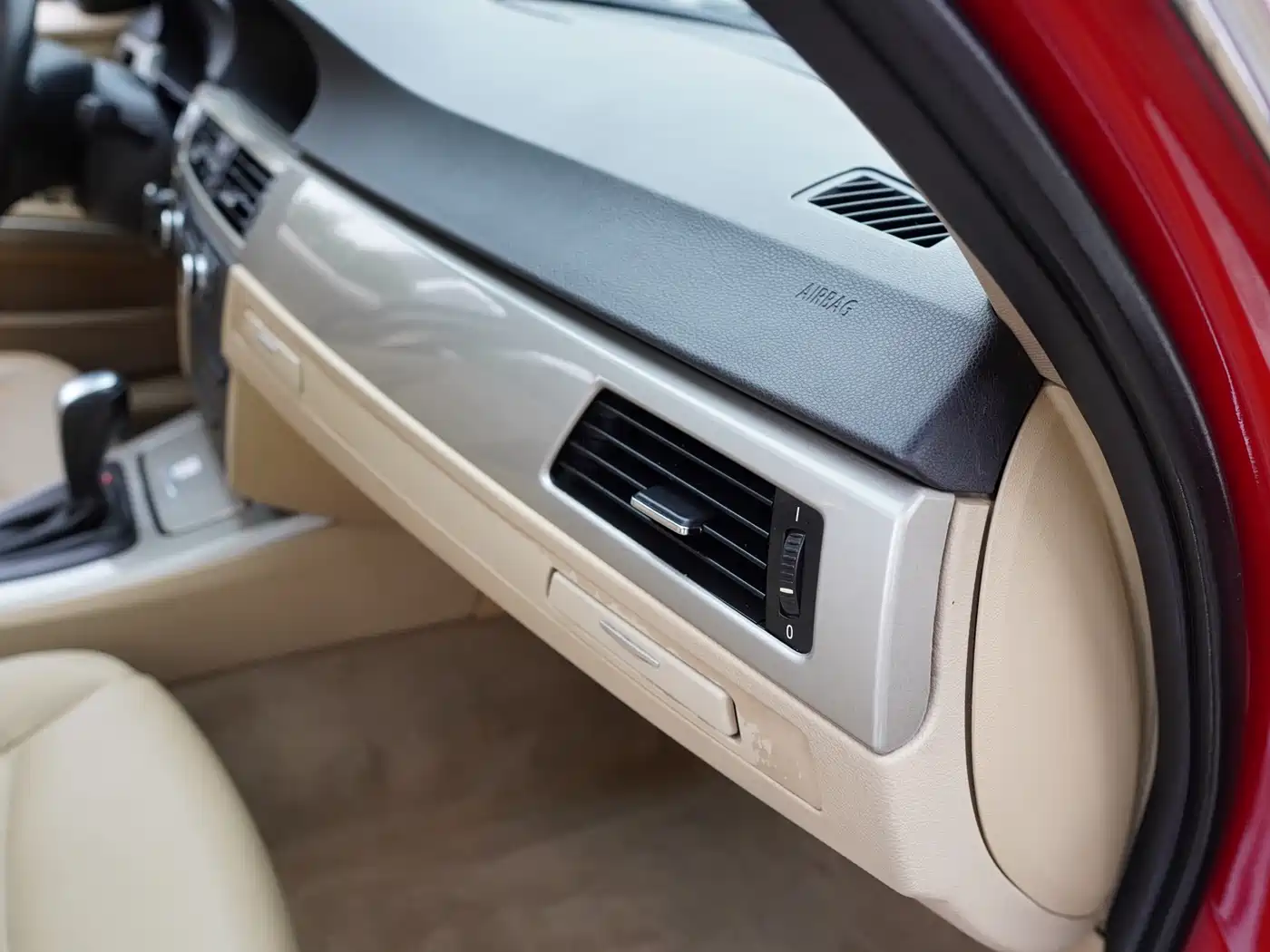 BMW 3 Series 2012 320i Luxury фото 22