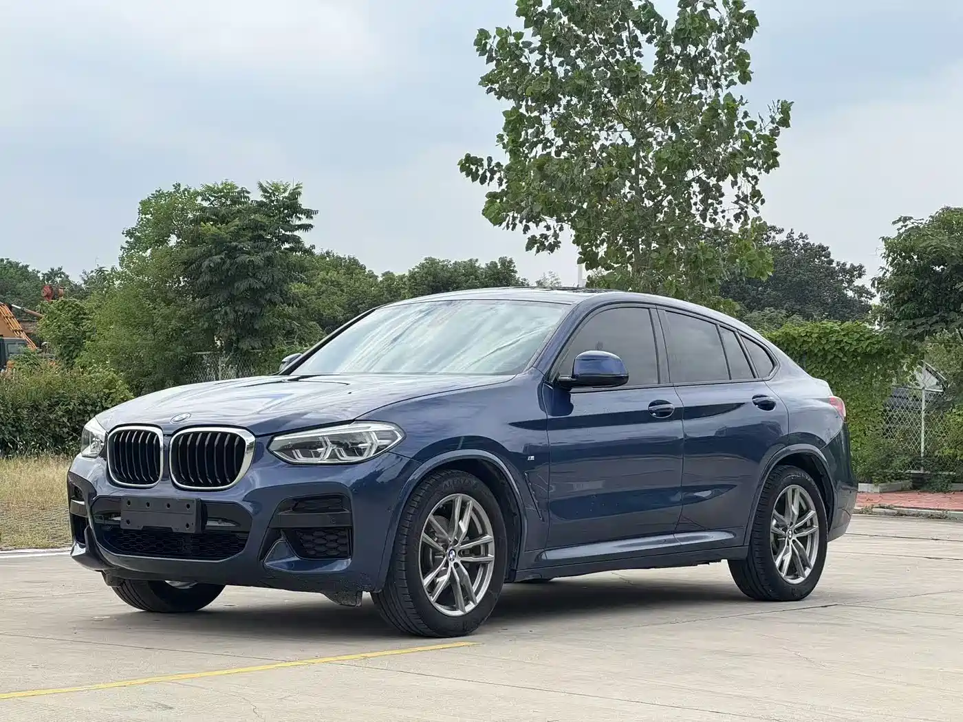 Photo 1 - BMW X4